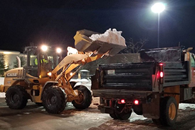 snowIntoTruck-WGR snowIntoTruck-WGR